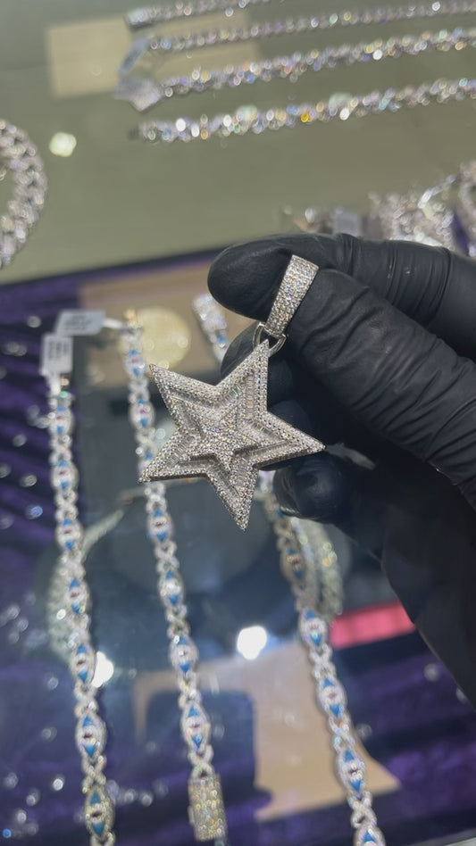 MOISSANITE VVS STAR PENDANT
